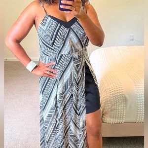 Black and white sleeveless summer dress